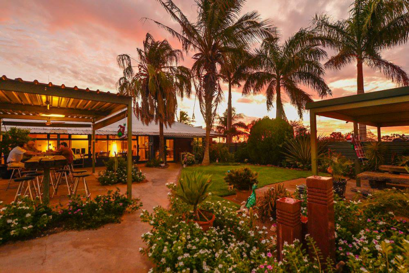 Devils Marbles Hotel–Wauchope