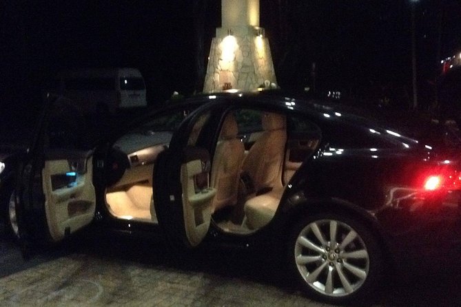 Jaguar Limousine Transfer Cairns Airport to City or return